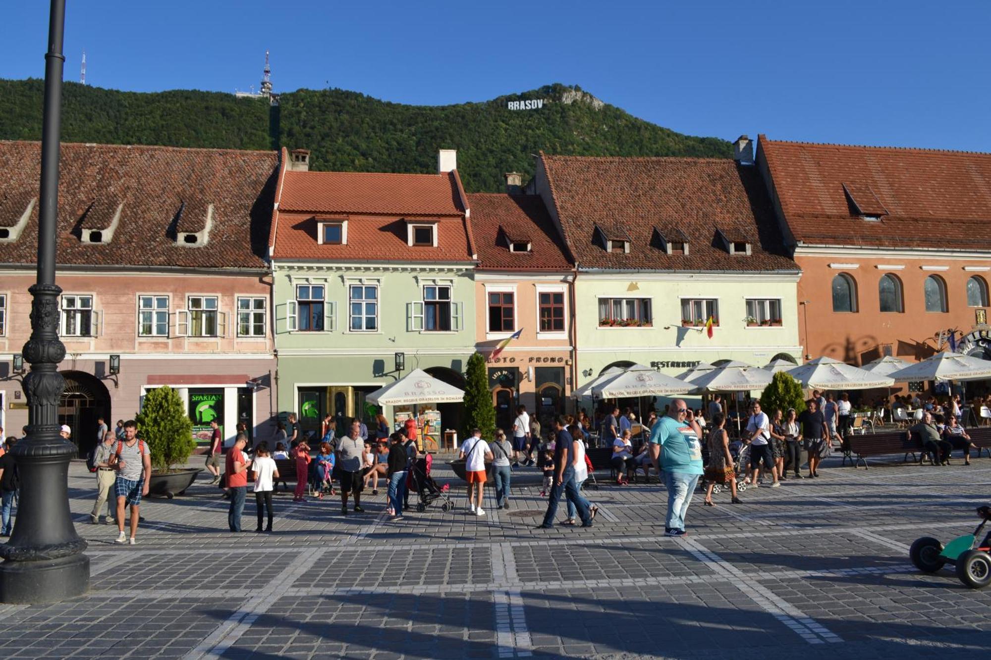 Casa Krone - Piata Sfatului Aparthotel Brasov Exterior photo