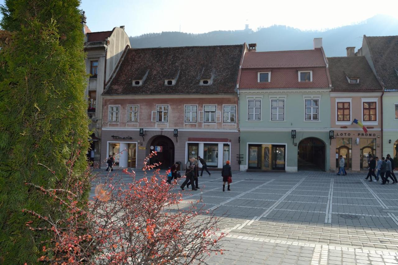 Casa Krone - Piata Sfatului Aparthotel Brasov Exterior photo